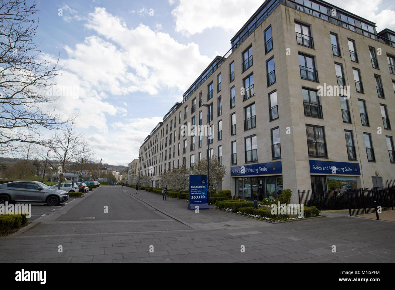 Crest vendite e marketing suite nel bagno di sviluppo Riverside rigenerazione urbana del vecchio Stothert e Pitt engineering sito sul fiume Avon b Foto Stock