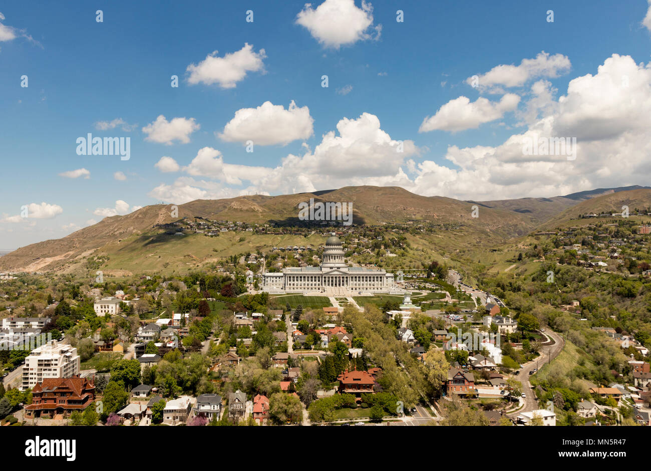 Vista dello stato dello Utah edificio capitale dal centro cittadino in primavera, Salt Lake City, Utah, USA. Foto Stock