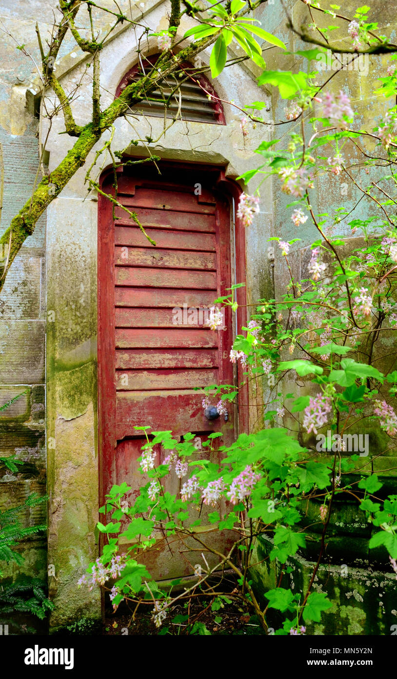 Una delle porte della rovina , Crawford priory in Fife, Scozia Foto Stock