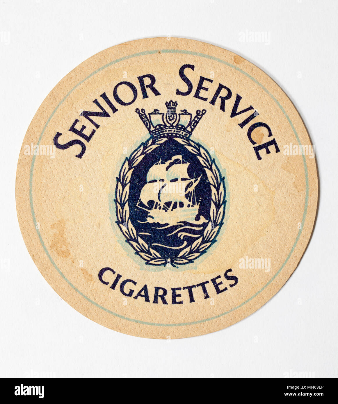 Britannici di birra pubblicità Mat Senior Service sigarette Foto Stock