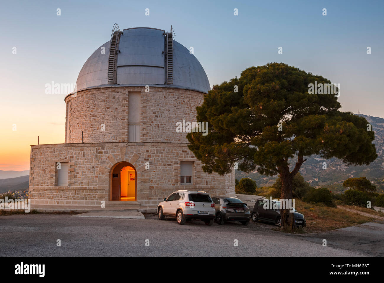 Athens, Grecia - 13 Maggio 2018: il telescopio dell'Osservatorio nazionale di Atene in Penteli, Grecia. Foto Stock
