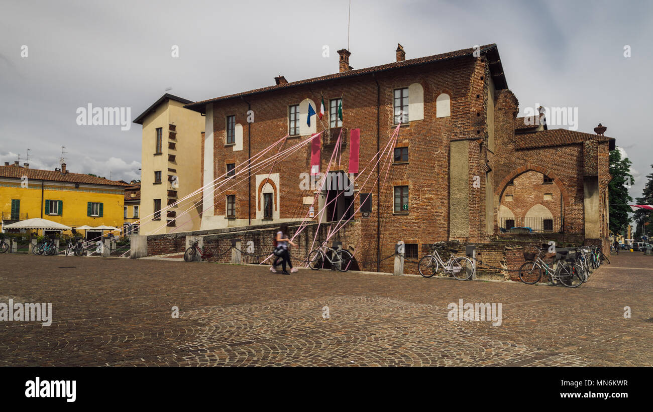 Abbiategrasso Castello Visconteo, costruito nel 1382 da Gian Galeazzo Visconti al di sopra di un preesistente del XIII secolo fortificazione Foto Stock