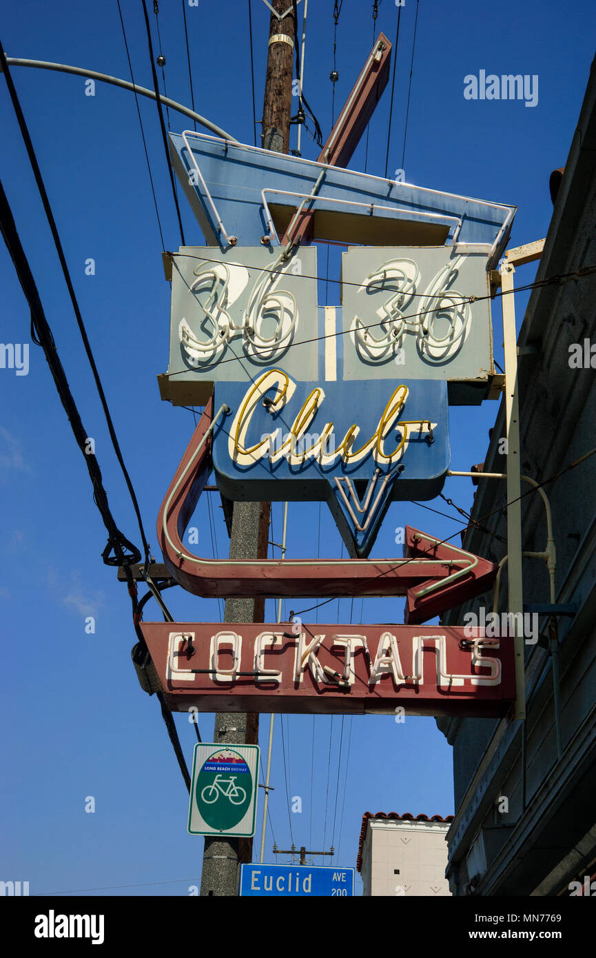 Neon classico segno per bar 36 Club cocktail di Long Beach, CA Foto Stock