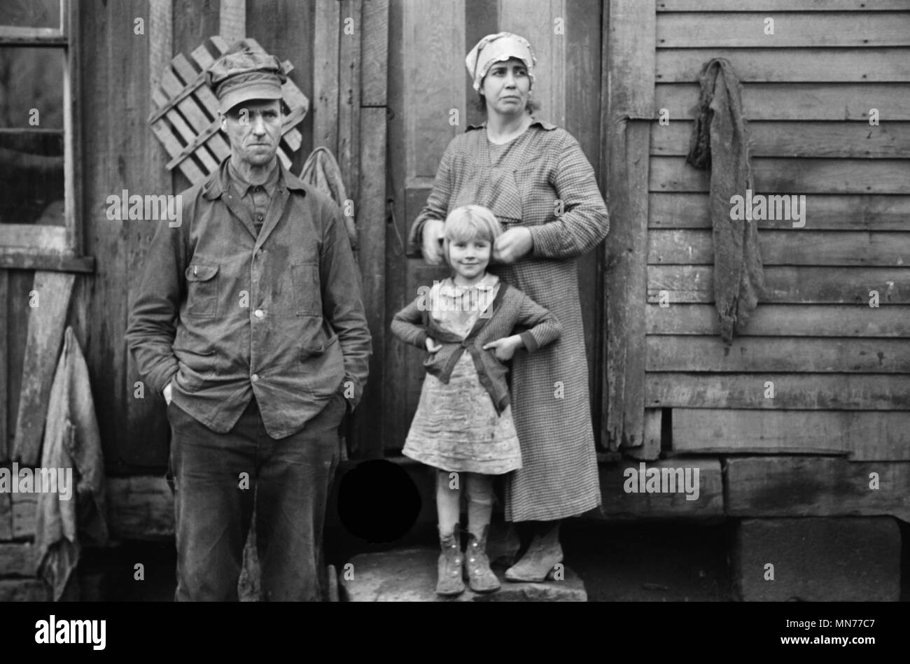 Client di riabilitazione con la famiglia Jackson County, Ohio, Stati Uniti d'America, Theodore Jung PER GLI STATI UNITI Amministrazione di reinsediamento, Aprile 1936 Foto Stock