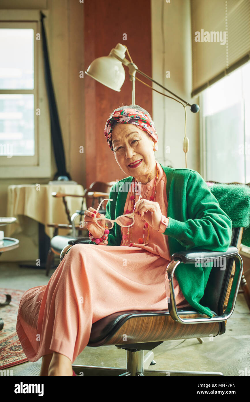 Donna maggiore Foto Stock