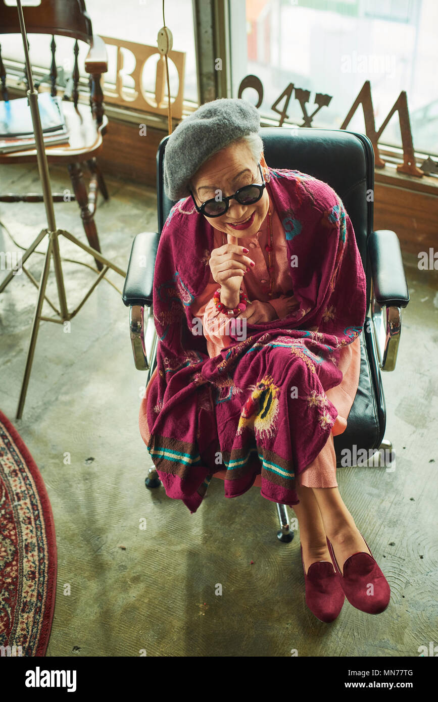 Donna maggiore Foto Stock