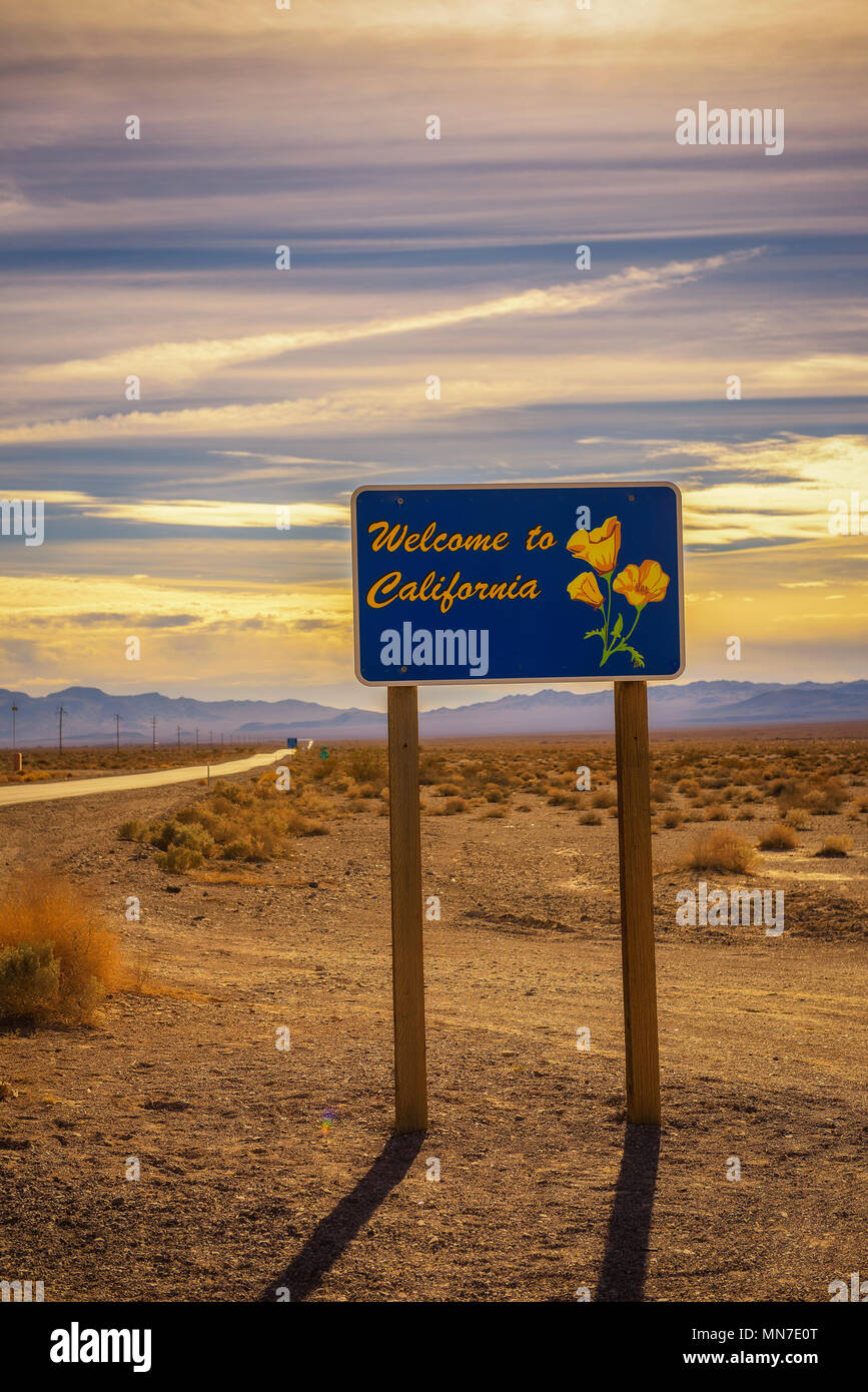 Benvenuti in California road sign Foto Stock