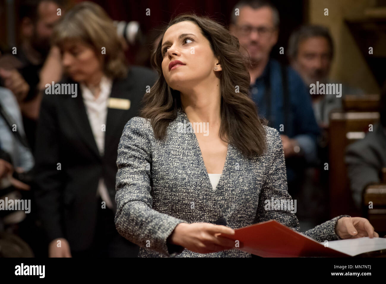 Barcellona, Spagna. 14 Maggio, 2018. Ciudadanos leader del partito Ines Arrimadas parla durante la sessione plenaria al parlamento catalano. Pro- indipendenza politico Quim Torra è stato eletto nuovo presidente del parlamento della Catalogna. Torra ha detto che lavorerà per liberare i detenuti leader catalano e fare tornare a casa gli esiliati mentre vai avanti con la repubblica catalana. Credito: Jordi Boixareu/Alamy Live News Foto Stock