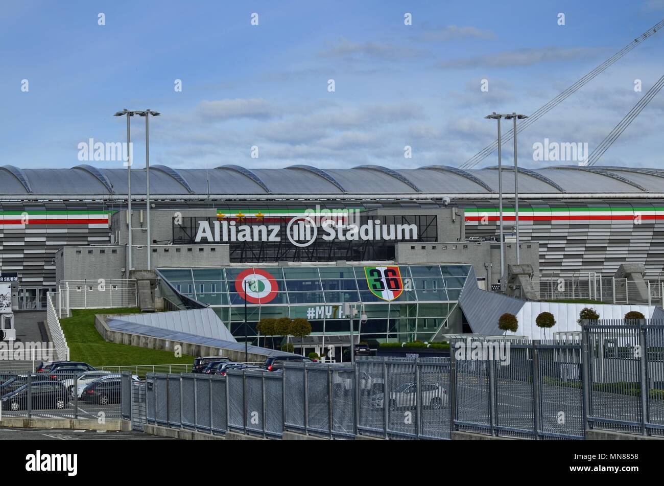 Lo Stadio Allianz, nuovo nome del vecchio stadio della Juventus. La  scrittura di Allianz Stadium è evidenziato Foto stock - Alamy