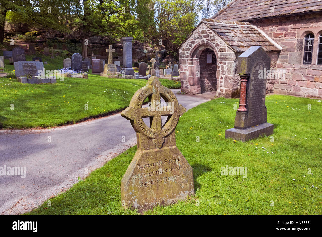 La Chiesa di San Pietro, villaggio di Heysham, Morecambe Bay, Lancashire, Regno Unito Foto Stock