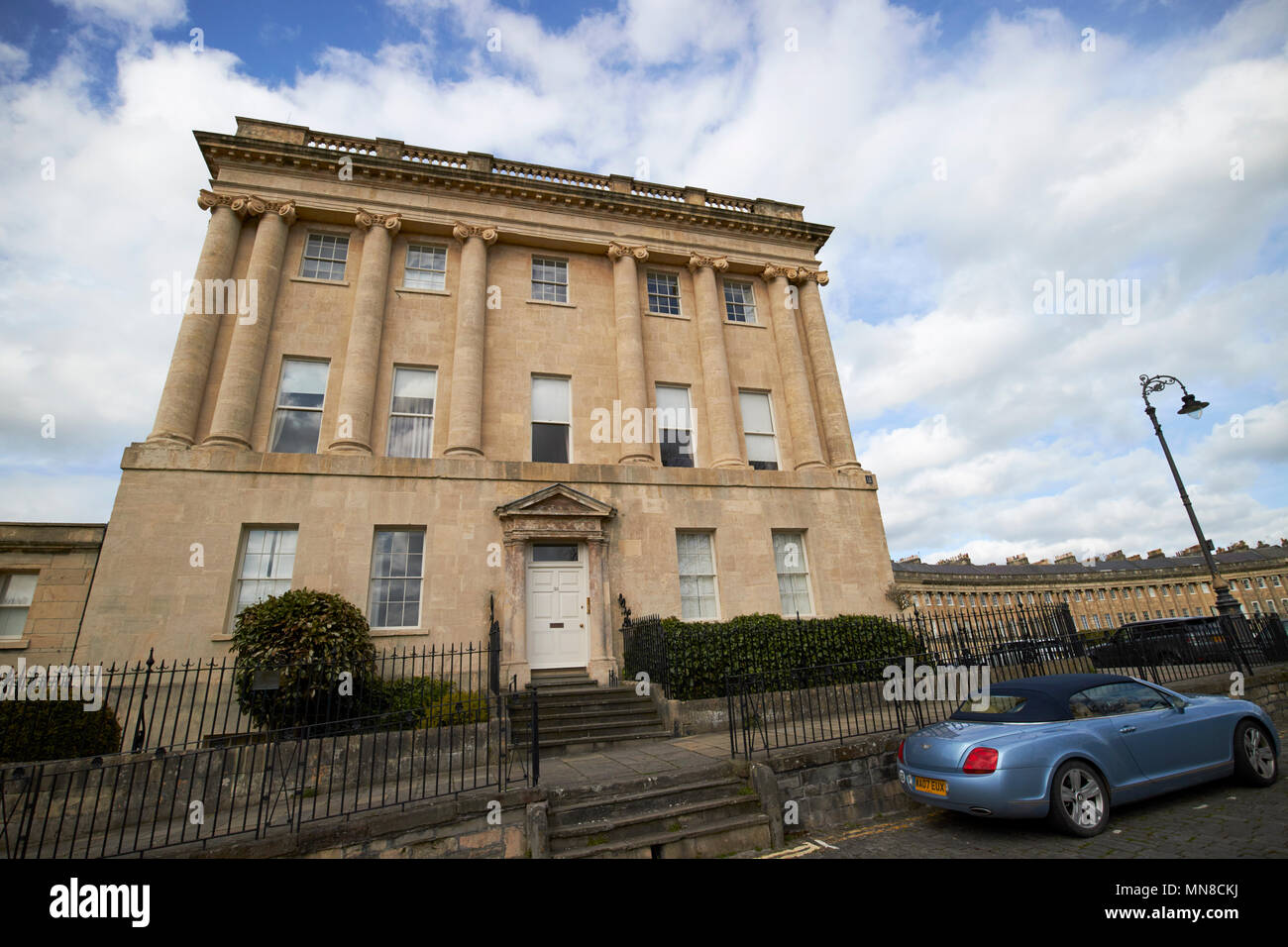 Numero 30 end house diviso in appartamenti Royal Crescent strada residenziale case in stile georgiano Bath England Regno Unito Foto Stock