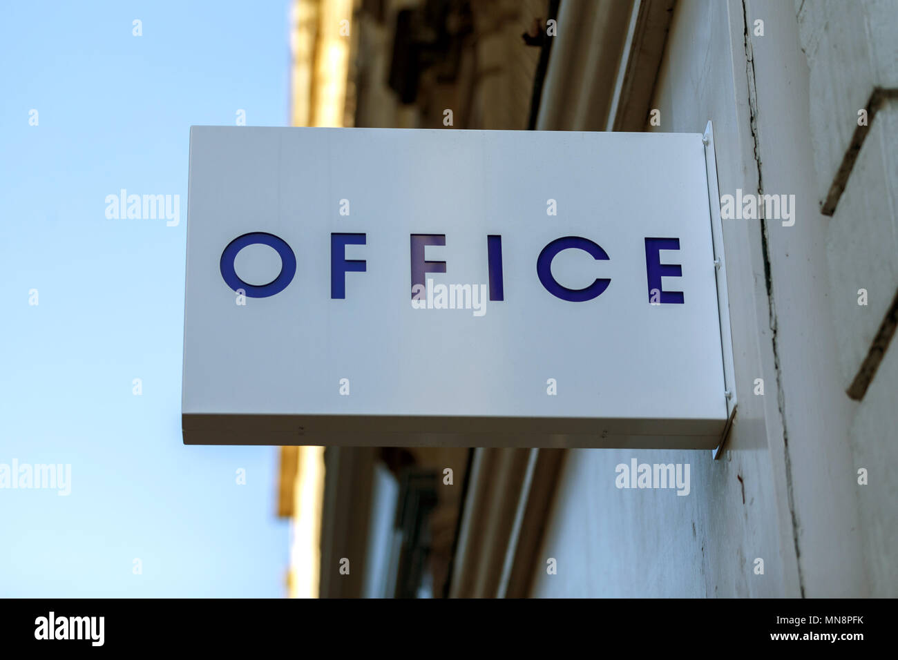 Un ramo di catena di calzature ufficio nel Regno Unito / logo Office, Office segno, Office high street shop. Foto Stock