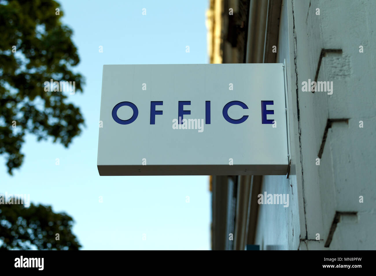 Un ramo di catena di calzature ufficio nel Regno Unito / logo Office, Office segno, Office high street shop. Foto Stock
