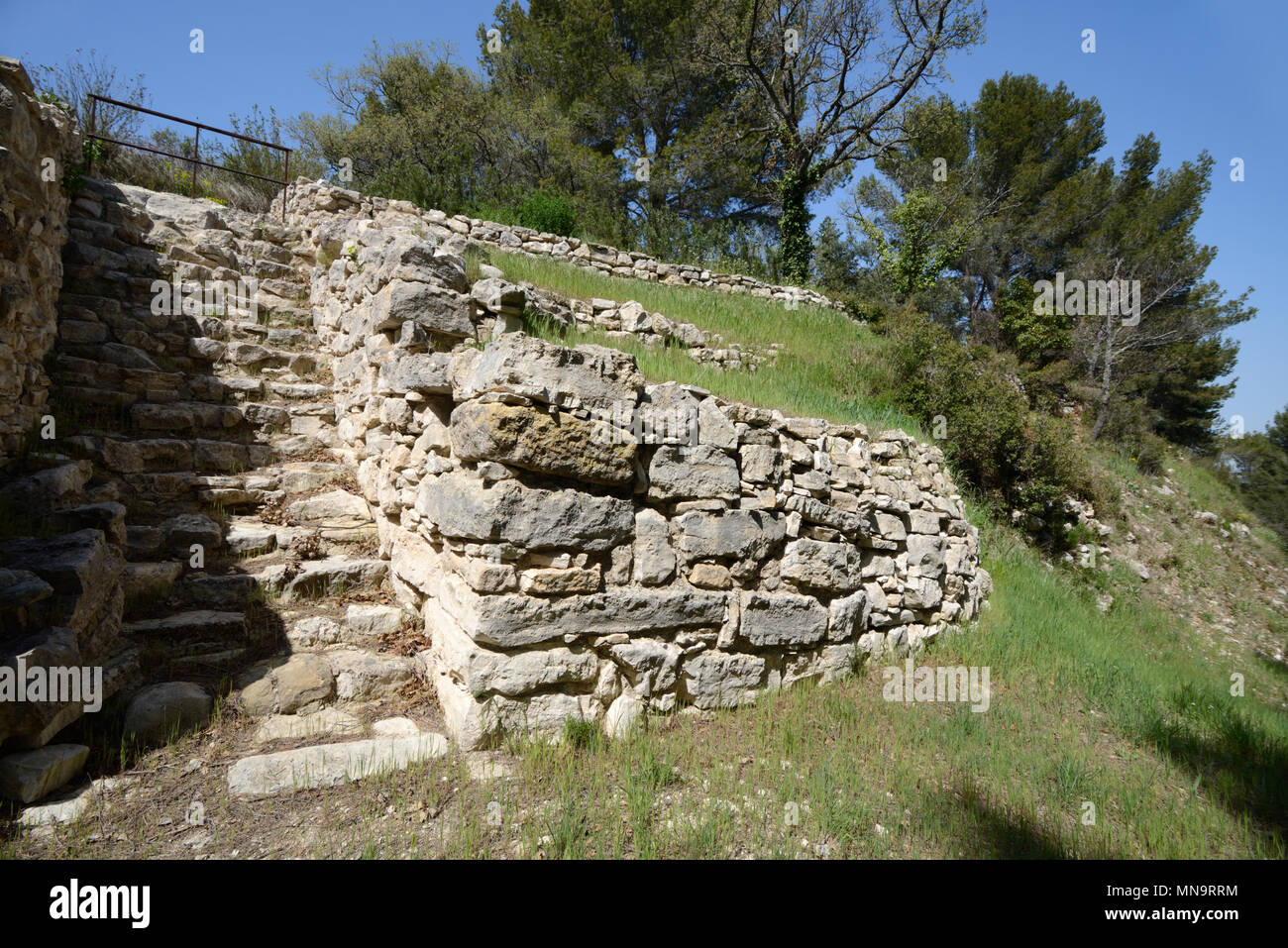 Sud Est Poterne o ingresso & Mura o bastioni di preromana Villaggio gallico o l'Oppidum di Entremont (180-170BC) Aix-en-Provence Provence Francia Foto Stock