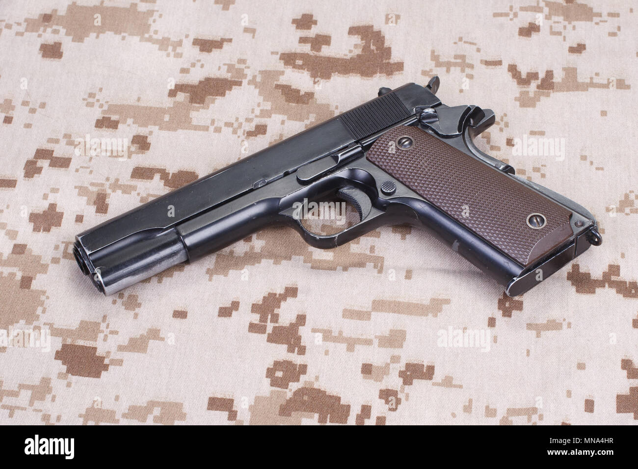 Colt 1911 pistola a noi Marines camouflage uniforme Foto Stock