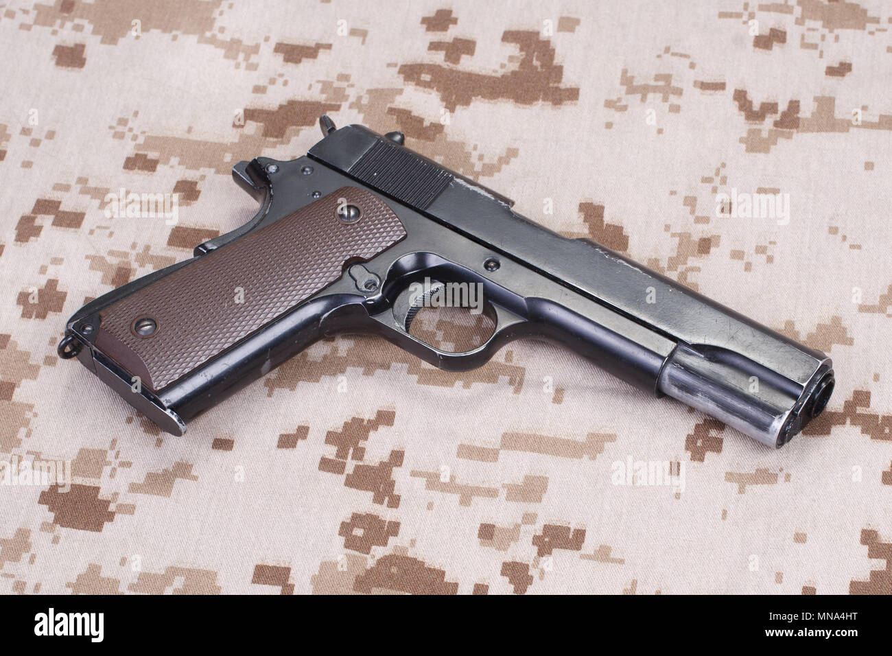 Colt 1911 pistola a noi Marines camouflage uniforme Foto Stock