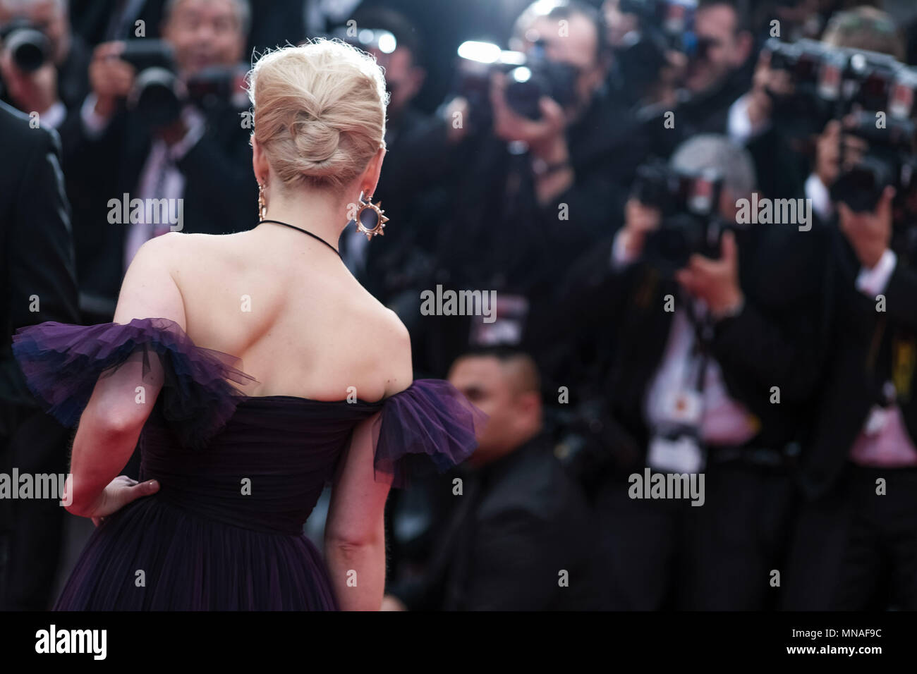 Cannes, Francia. Il 15 maggio 2018. Emilia Clarke su 'Solo : una Star Wars Storia " Tappeto Rosso martedì 15 maggio 2018 come parte della settantunesima International Cannes Film Festival tenutosi presso il Palais des Festivals, Cannes. Nella foto: Emilia Clarke. Foto di Julie Edwards. Credito: Julie Edwards/Alamy Live News Foto Stock