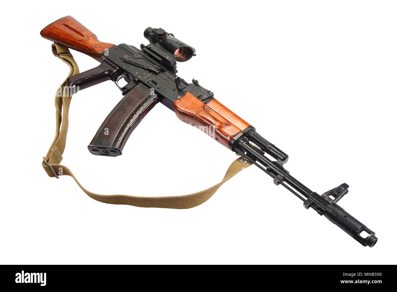 Kalashnikov ak 47 con vista ottica su bianco Foto Stock