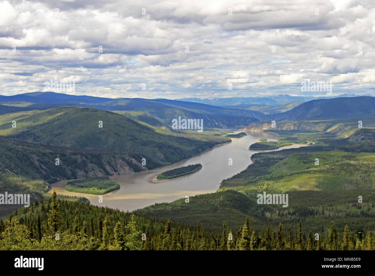 Vista panoramica dello Yukon Kuskokwim del delta del fiume vicino alla città di Dawson, Canada Foto Stock