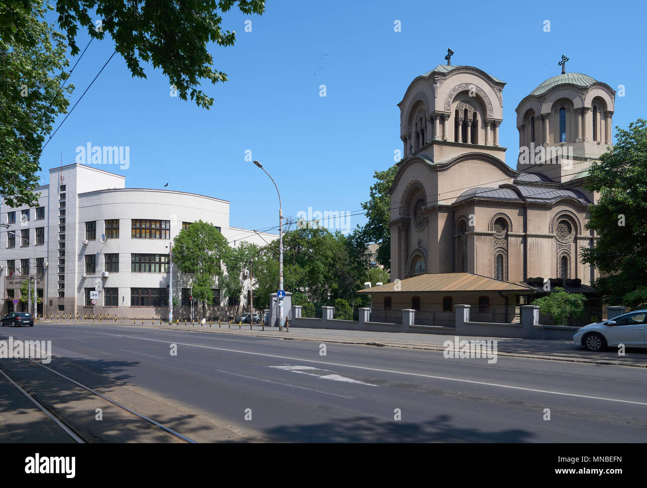 Prima palestra di Belgrado, High School e la chiesa di San Alexander Nevsky sulla Cara Dusana street a Belgrado in Serbia Foto Stock