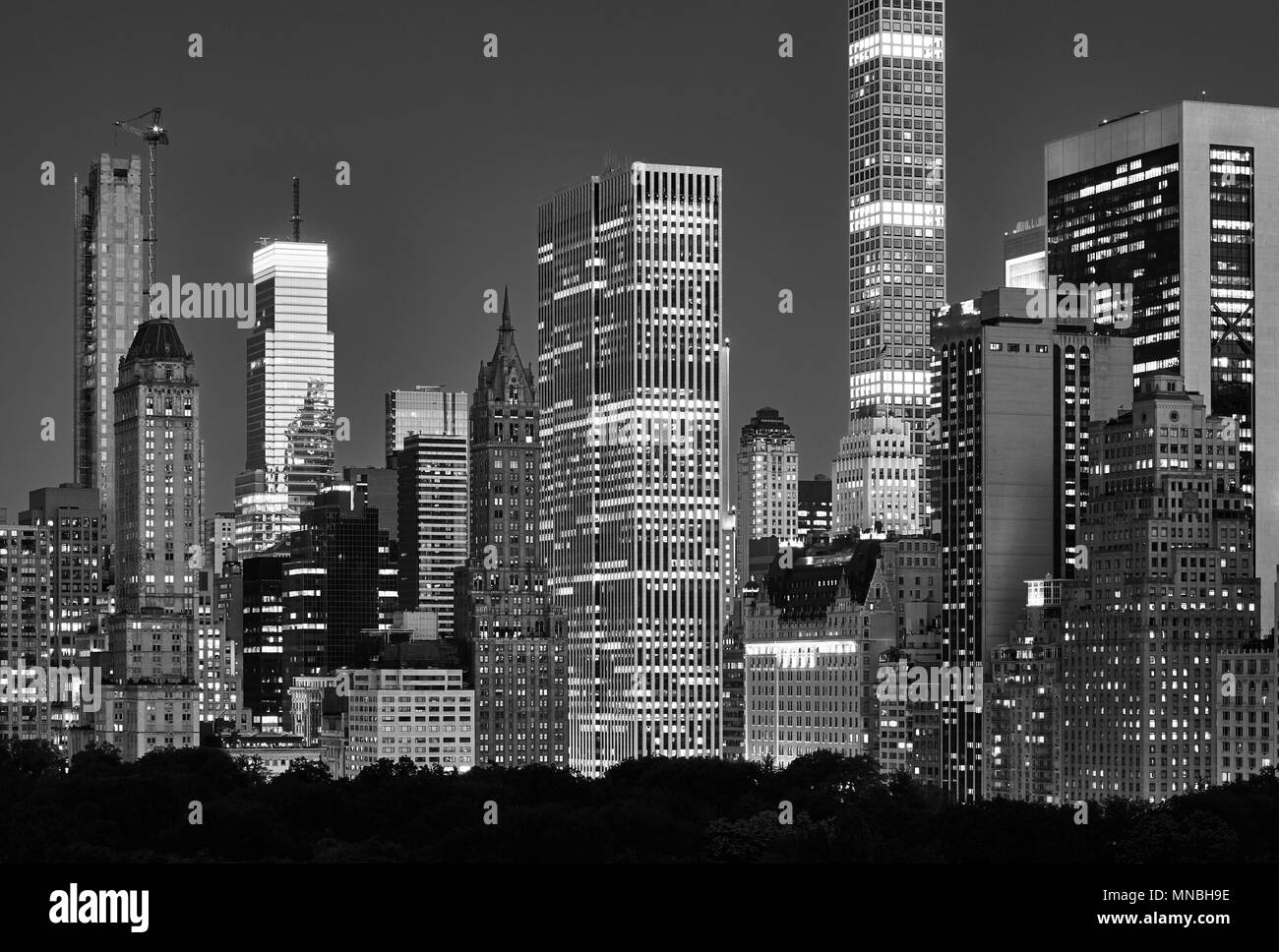 Skyline di Manhattan su Central Park di notte, New York City Upper East Side, STATI UNITI D'AMERICA. Foto Stock