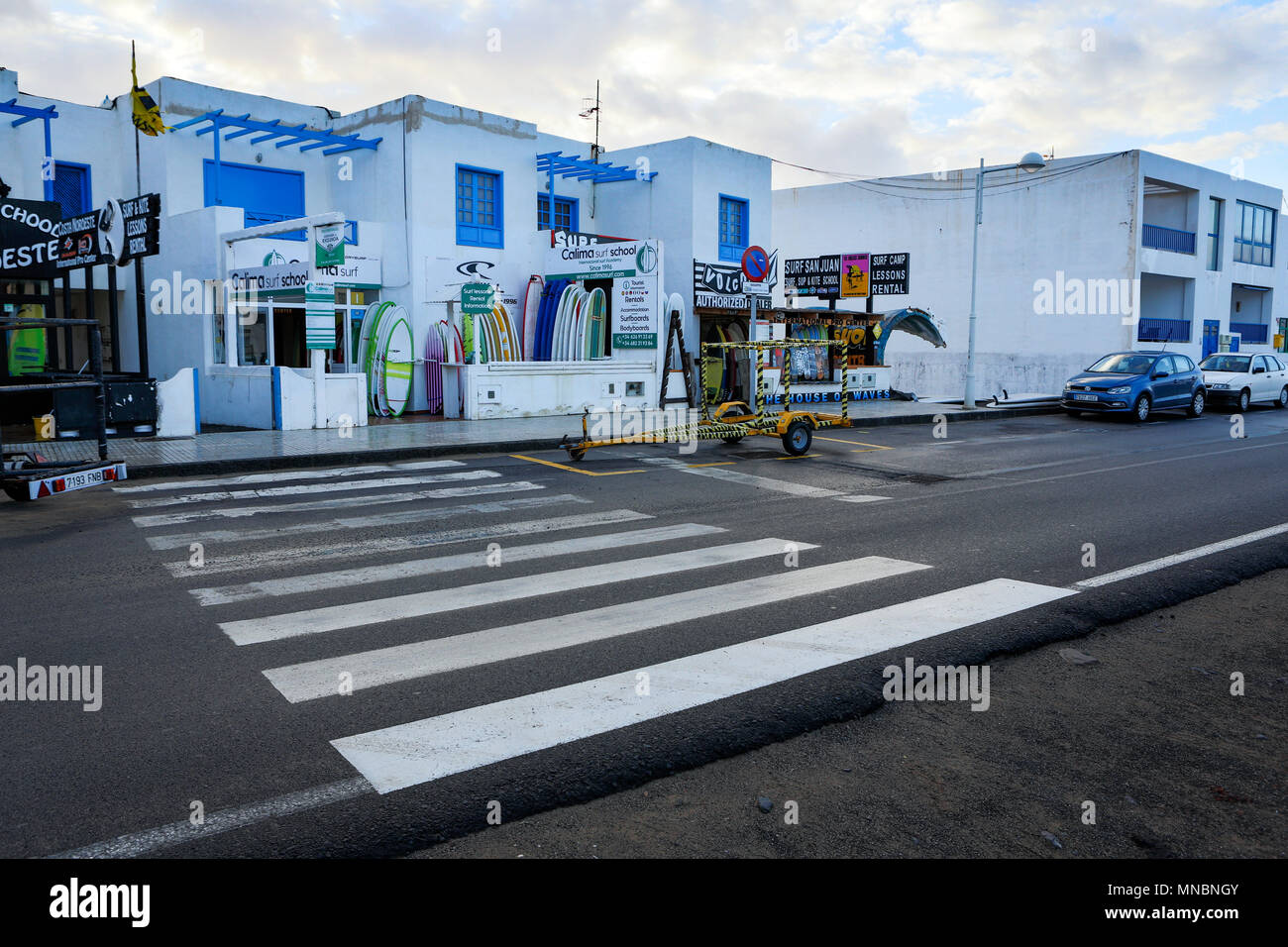 FAMARA, Lanzarote, Isole canarie, Spagna: scuola di surf di Famara. Foto Stock