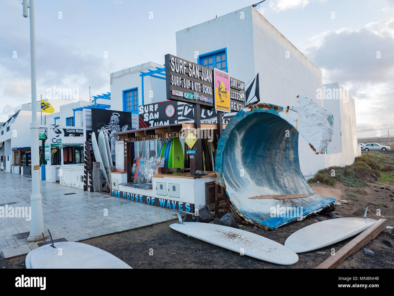 FAMARA, Lanzarote, Isole canarie, Spagna: scuola di surf di Famara. Foto Stock