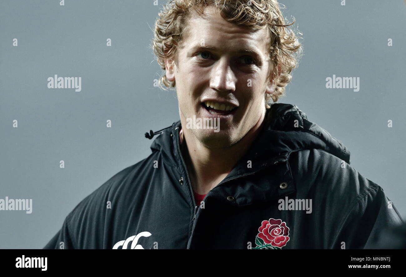 L'Inghilterra del Billy Twelvetrees (centro) durante la QBE confronto internazionale tra Inghilterra e Samoa a Twickenham Stadium. Londra, Inghilterra. 22 Novembre 2014 Foto Stock