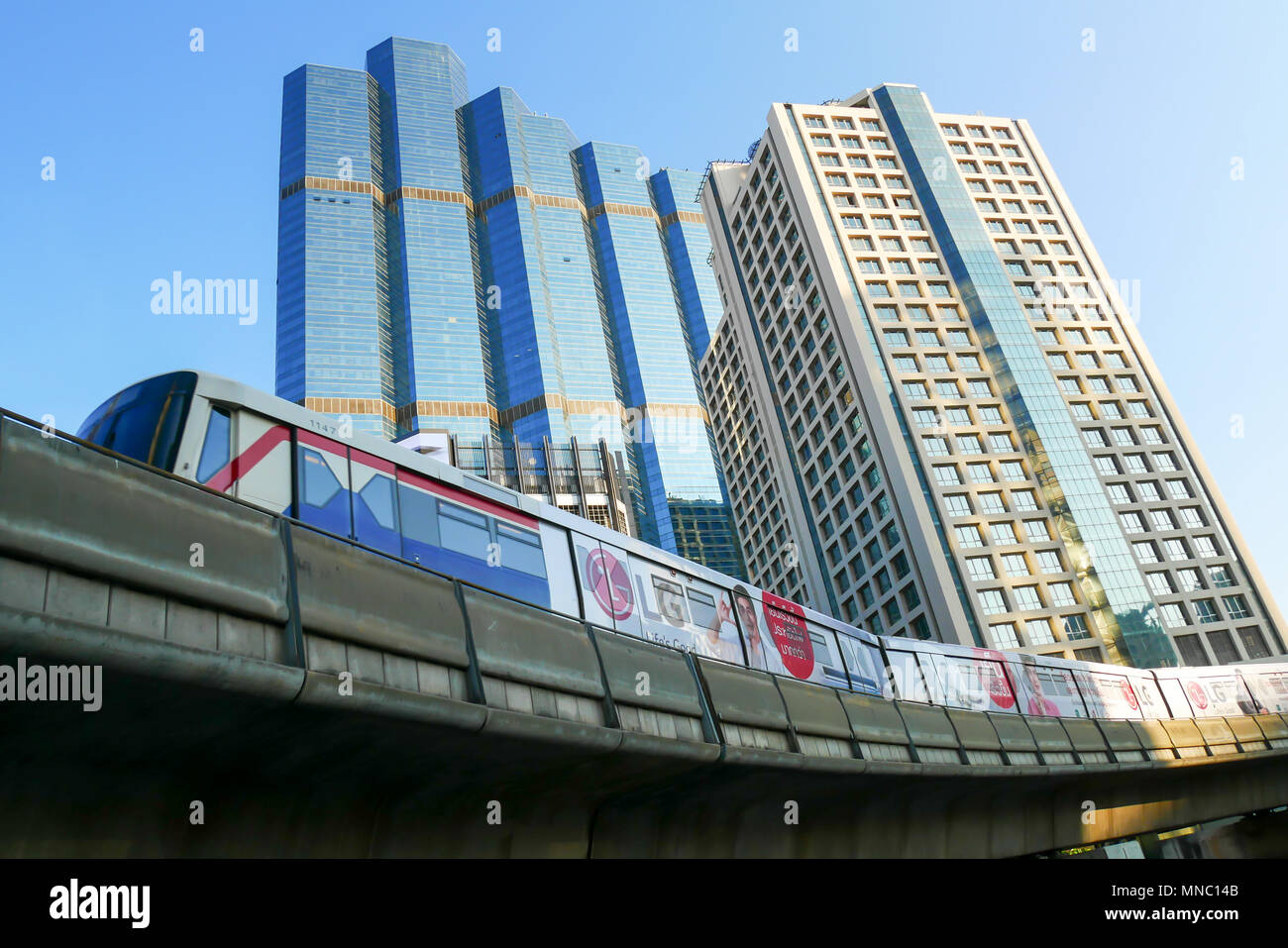 BANGKOK, Tailandia - 30 Aprile 2017: Chong Nonsi stazione BTS nel pomeriggio il trasporto popolare ancora aperto fino a mezzanotte nella città di Bangkok, t Foto Stock