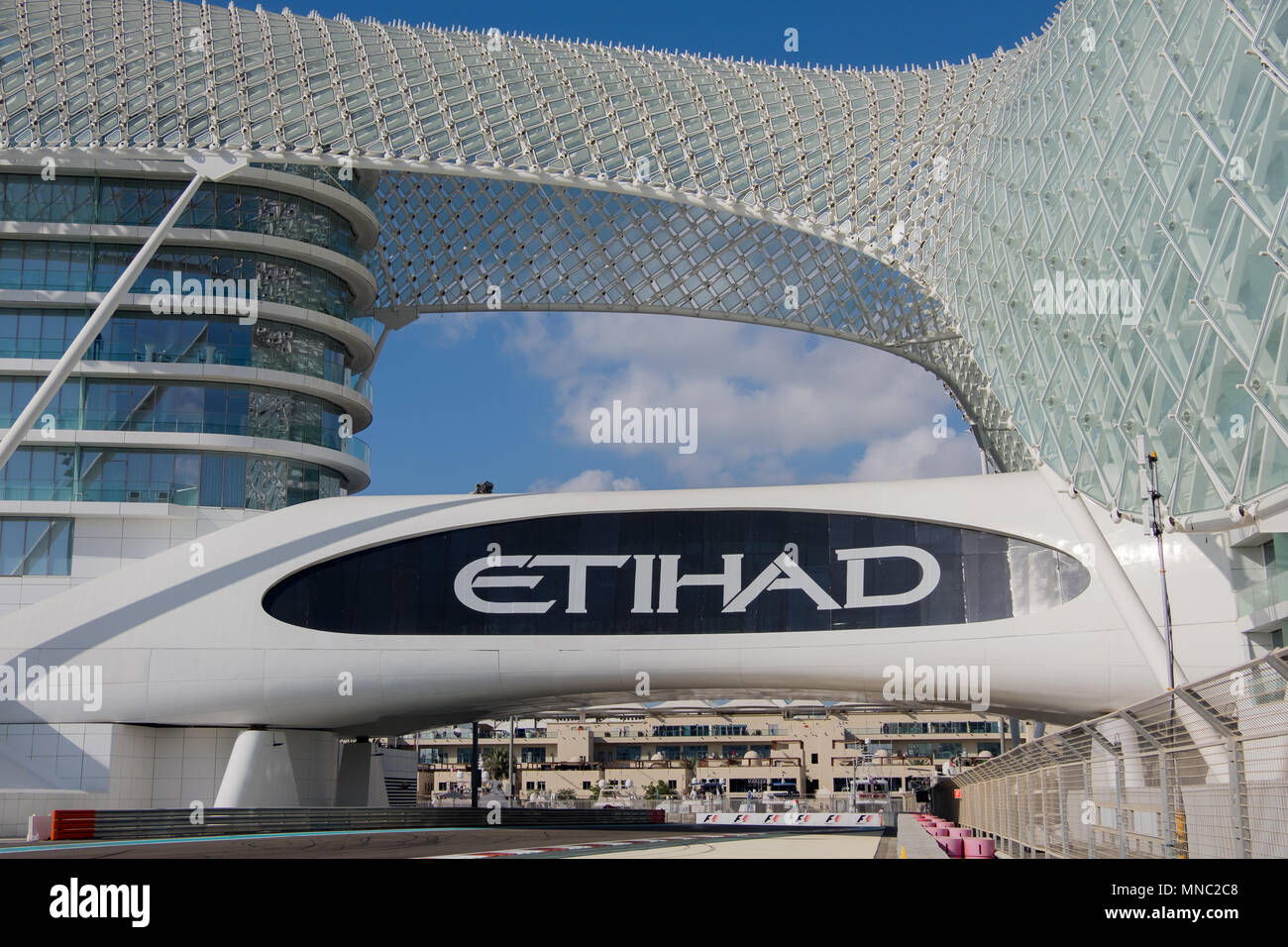 Una vista della Yas Viceroy hotel Abu Dhabi Foto Stock