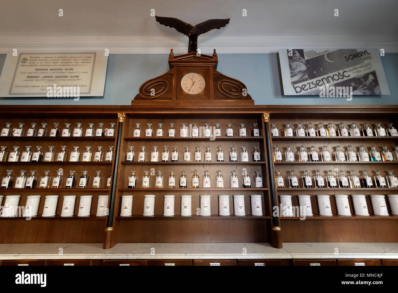 Apteka Pod Orlem è la farmacia di Tadeusz Pankiewicz. Egli era un polacco cattolico romana al farmacista che ha salvato innumerevoli ebrei dall'Olocausto. Cracovia Foto Stock