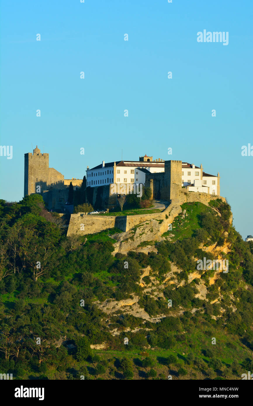 Il XII secolo il castello di Palmela e la Pousada (Hotel), presso il Parco Naturale Arrábida. Portogallo Foto Stock