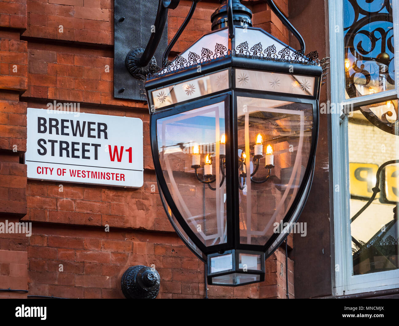 Soho Street serie di segni - Brewer Street - Londra quartiere Soho di segnaletica stradale Foto Stock