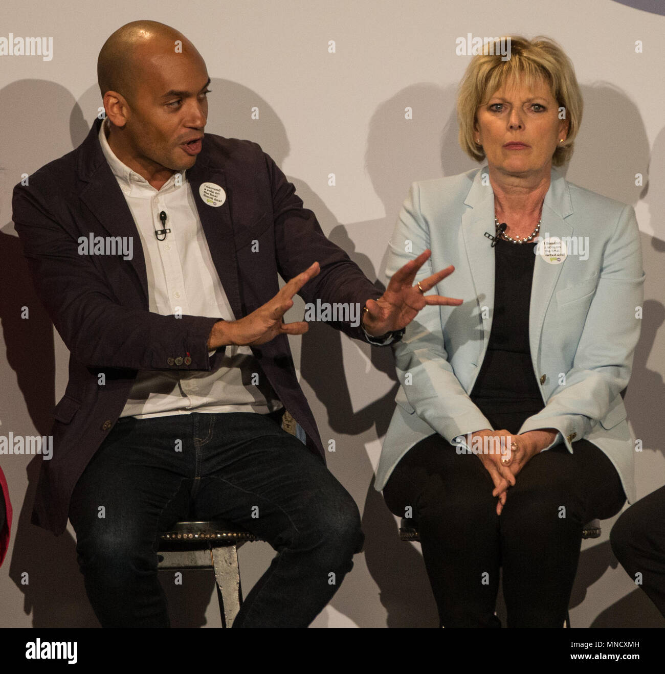 Un pubblico di oltre mille persone frequentano il lancio nazionale della campagna per un voto popolare sul finale Brexit trattativa, sala da ballo elettrico, Camden, London, Regno Unito. Dotato di: Chuka Umunna MP, Anna Soubry MP Dove: London, England, Regno Unito quando: 15 Apr 2018 Credit: Wheatley/WENN Foto Stock