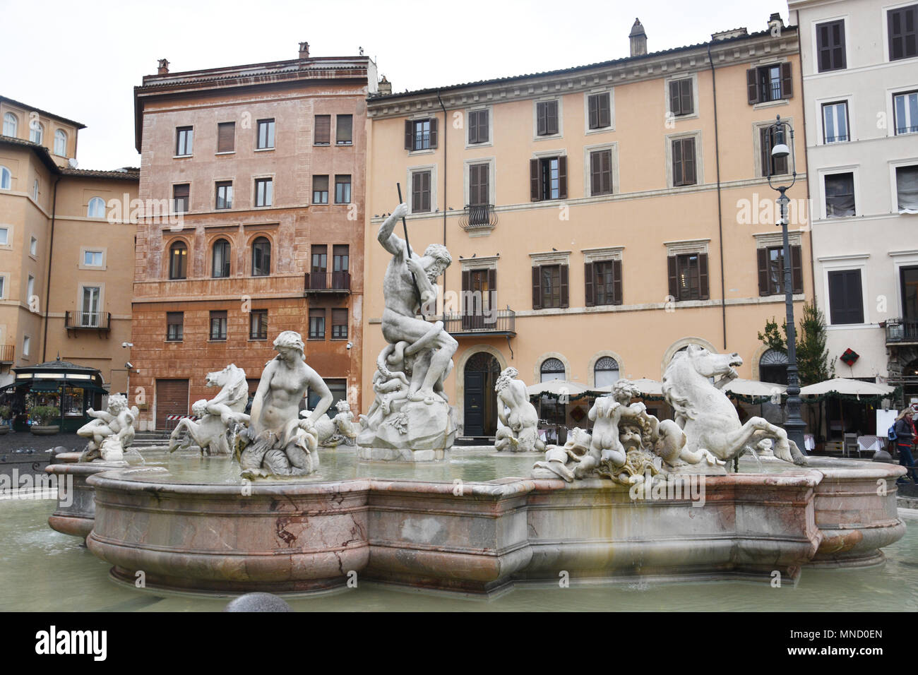La Fontana Di Nettuno Fontana Del Nettino E Una Fontana Di Roma Italia Situato Sul Lato Nord Della Piazza Navona Progettata Da Giacomo Della Po Foto Stock Alamy