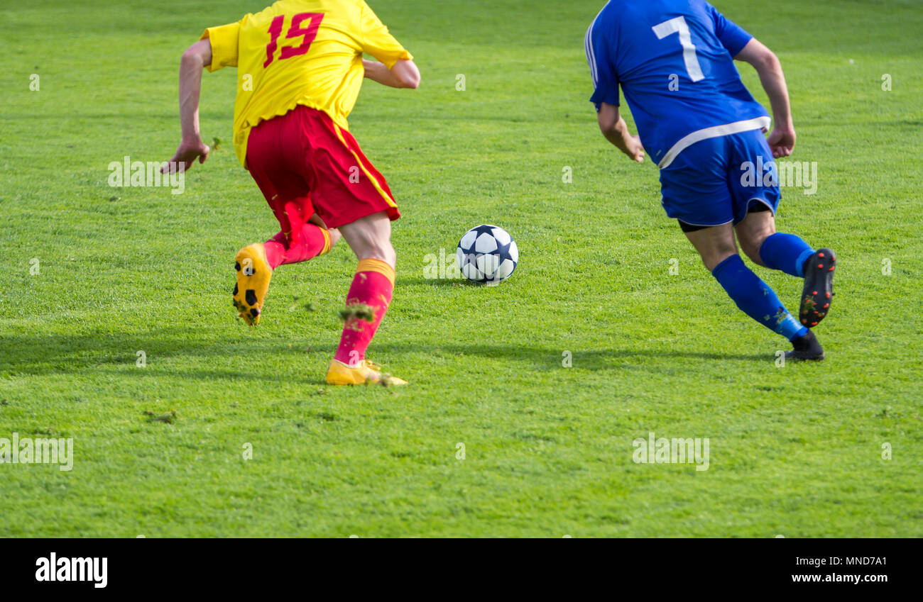 Football Soccer Game duello trapanare dribbling Foto Stock