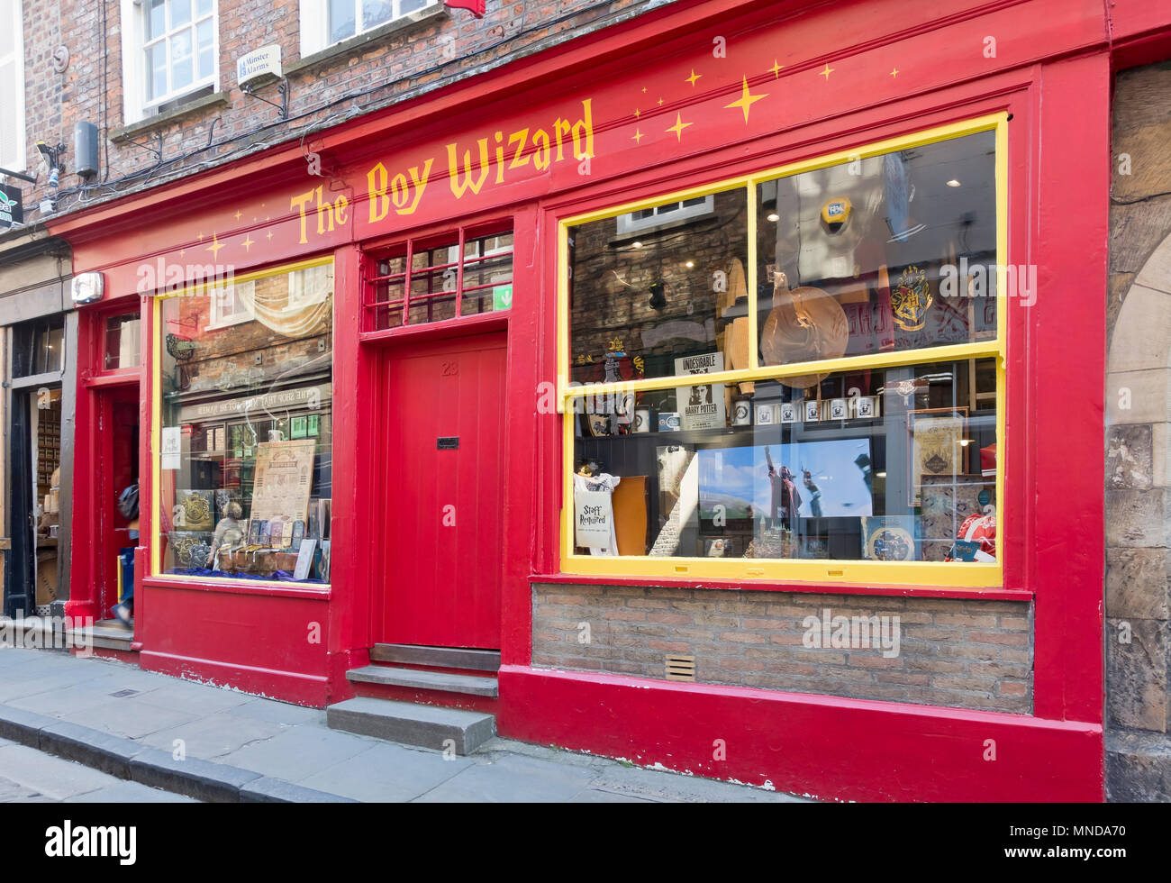 Esterno del negozio The Boy Wizard a Shambles York North Yorkshire Inghilterra Regno Unito Gran Bretagna Foto Stock