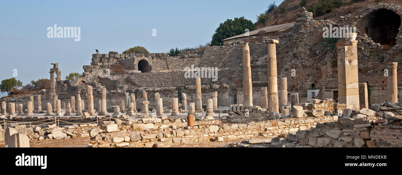 L'entrata alle rovine di Efeso in Grecia Foto Stock