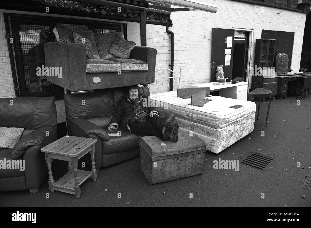 Seconda mano di mobili e masserizie shop in Oakengates Foto Stock