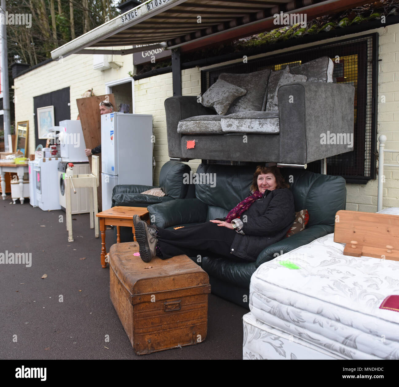 Seconda mano di mobili e masserizie shop in Oakengates Foto Stock