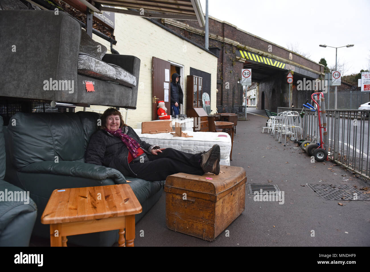 Seconda mano di mobili e masserizie shop in Oakengates Foto Stock