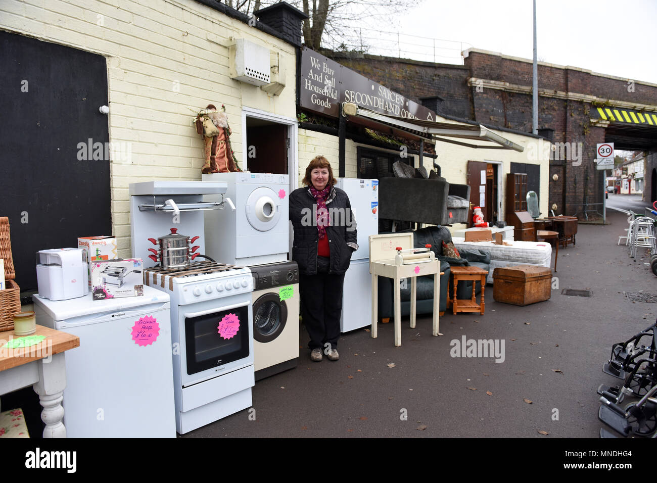 Seconda mano di mobili e masserizie shop in Oakengates Foto Stock