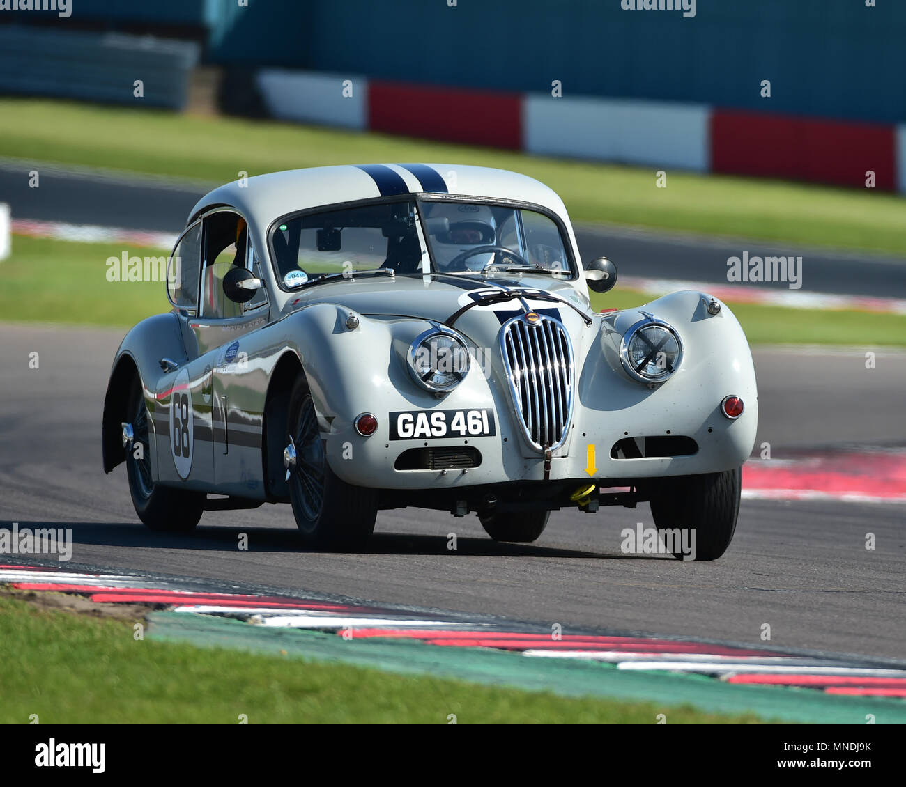 Marc Gordon, leggere Gomm, Jaguar XK140 FHC, Royal Automobile Club Woodcote Trophy, pre 56 auto sportive, Donington storica festa, 2018 motor racing, Foto Stock