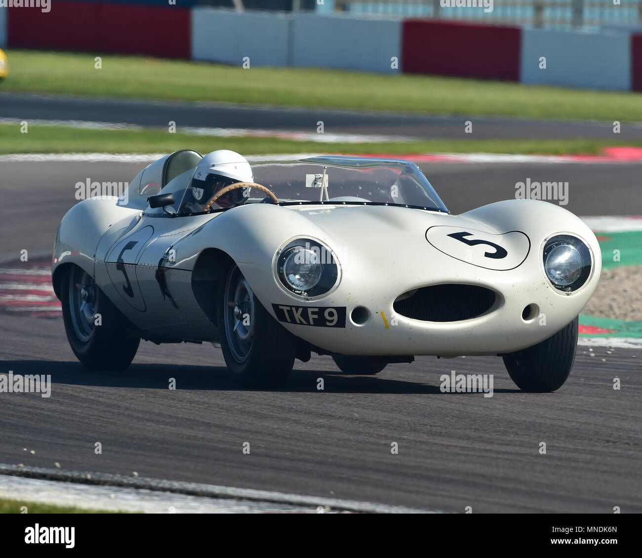 Carlos Monteverde, Gary Pearson, Jaguar D Type, Royal Automobile Club Woodcote Trophy, pre 56 auto sportive, Donington storica festa, 2018, il motore ra Foto Stock