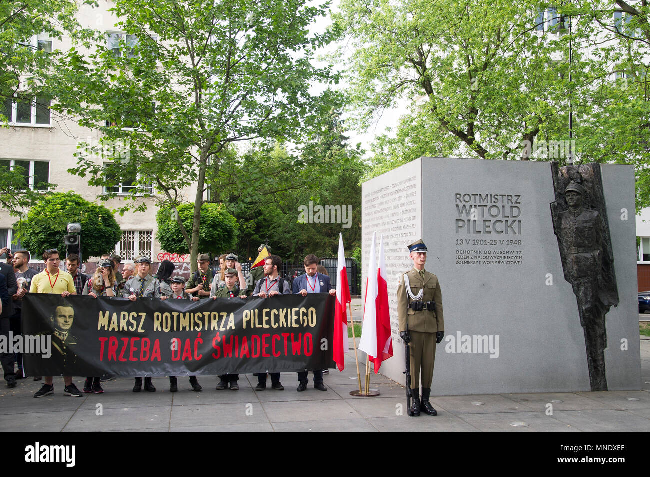 Un monumento di Rotmistrz Witold Pilecki marzo a Varsavia in Polonia. 13 maggio 2018, per onorare Witold Pilecki, Esercito Polacco soldato e di un agente segreto o Foto Stock