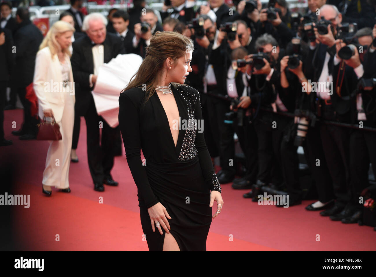 Cannes, Francia. 16 maggio 2018: Barbara Palvin assiste il 'bruciare' premiere durante la settantunesima Cannes film festival. Credito: Fotografia Idealink/Alamy Live News Foto Stock
