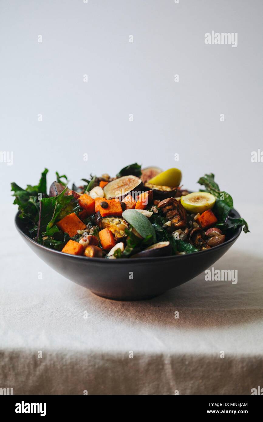 Fig e insalata di patate dolci Foto Stock