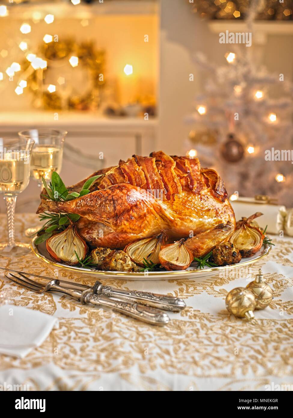 Arrosto di tacchino coprire con pancetta Foto Stock