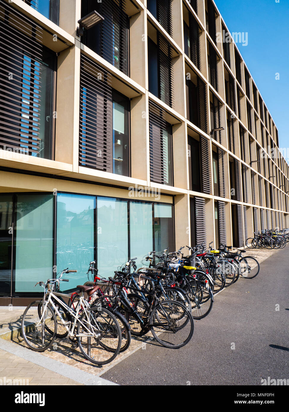 Istituto matematico di Oxford, Radcliffe Observatory trimestre, Università di Oxford, Oxfordshire, England, Regno Unito, GB. Foto Stock