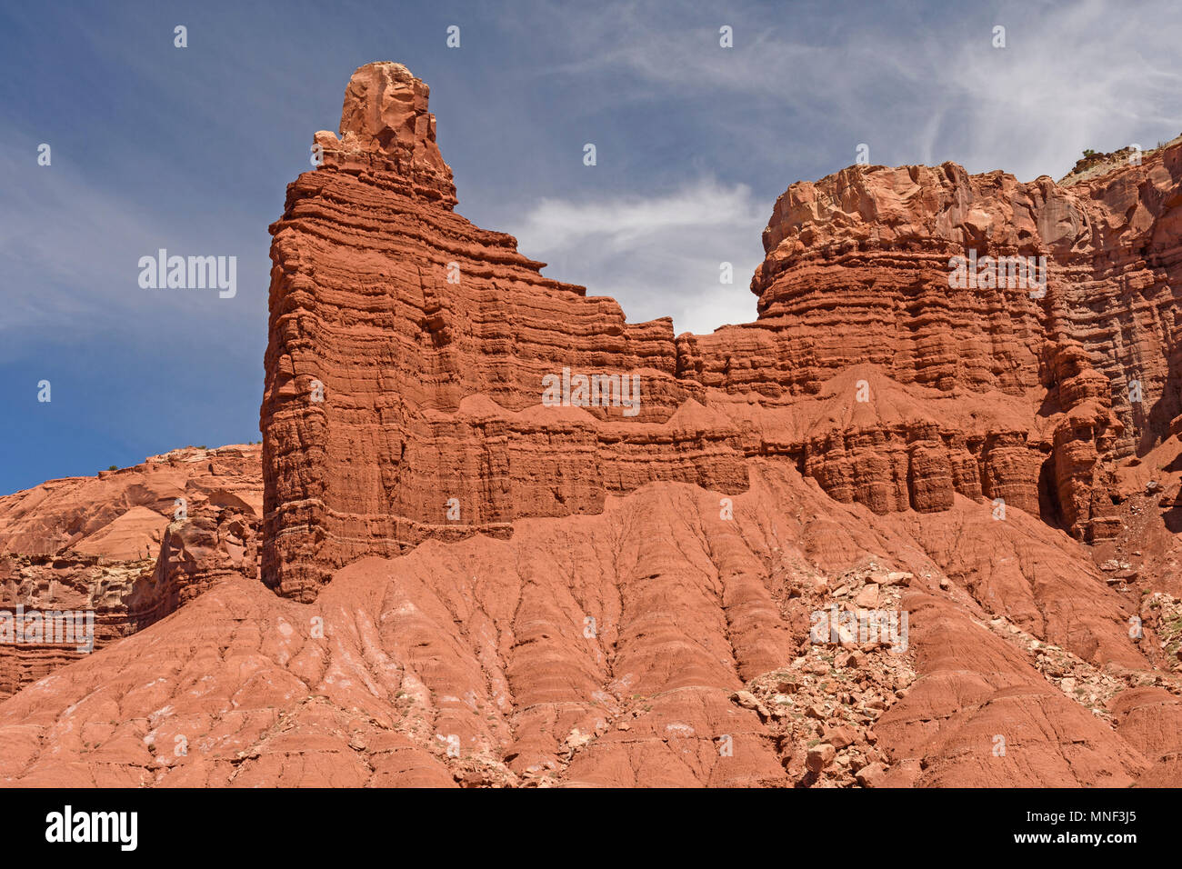 Rock Cliffs emergente della sabbia a Capitol Reef National Park nello Utah Foto Stock